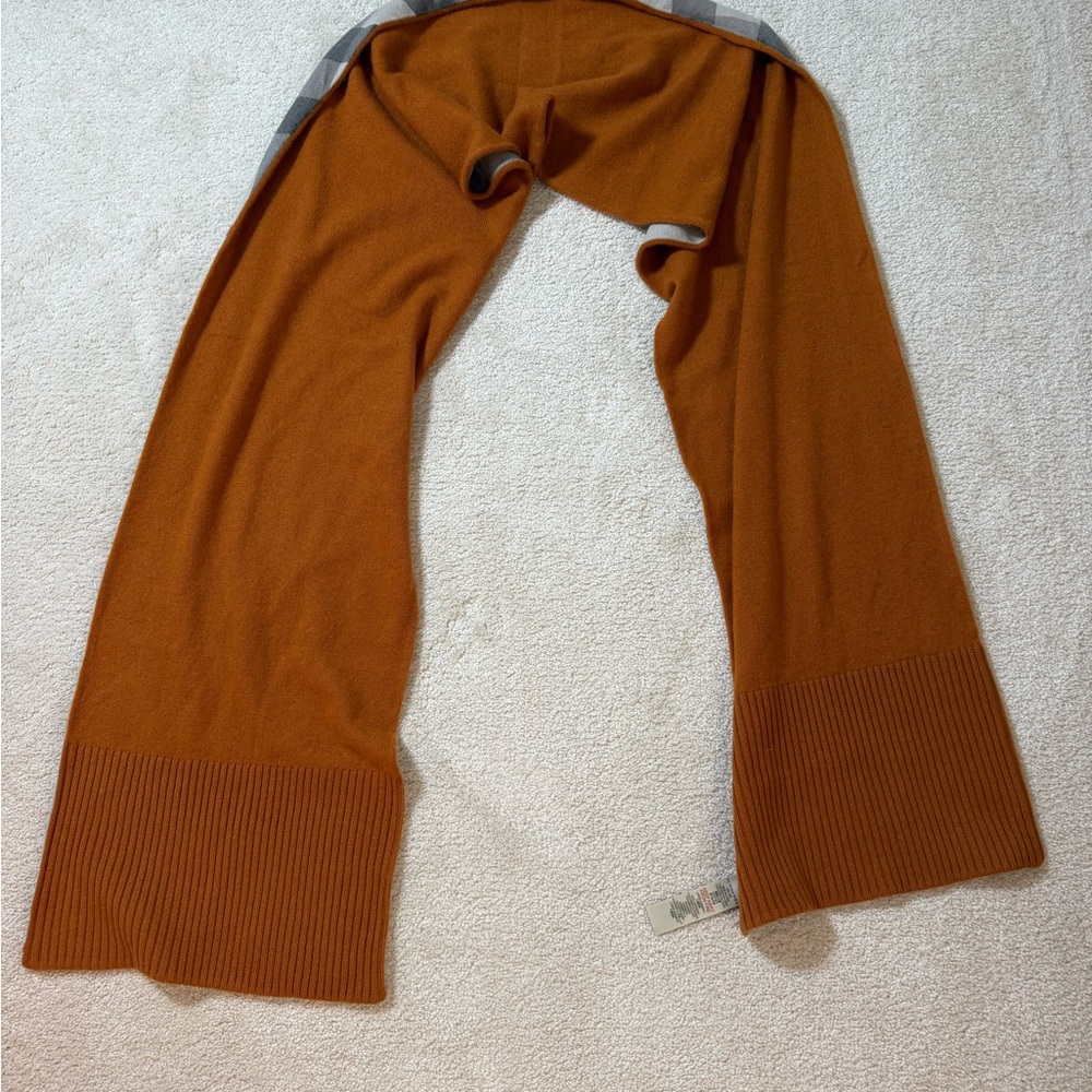 Burberry Men’s Solid to Check Cashmere Scarf - Picture 6 of 7